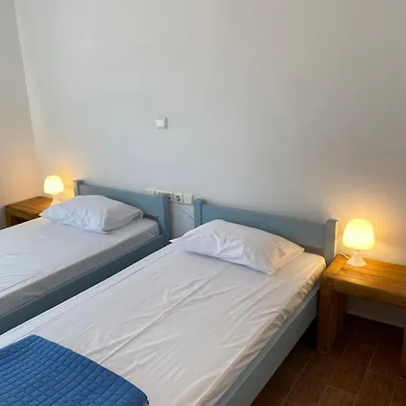 בית כפרי Agrabely